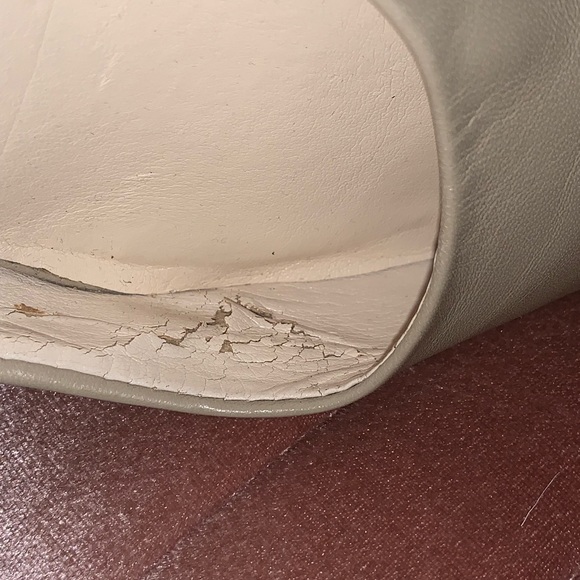 Tan and gold point toe pumps - Picture 5 of 7